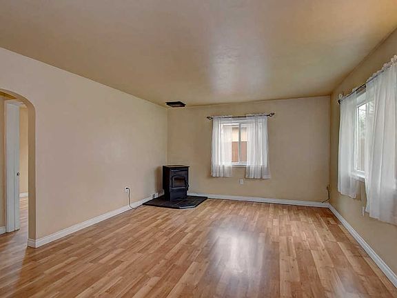 2nd image of 203 W Carlton Ave