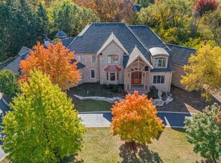 239 Indian Trail Rd, North Barrington, IL 60010