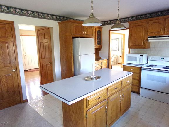 4th image of 6631 Crystal Downes Ct SE