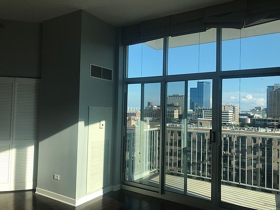 2nd image of 1600 S Indiana Ave #1001