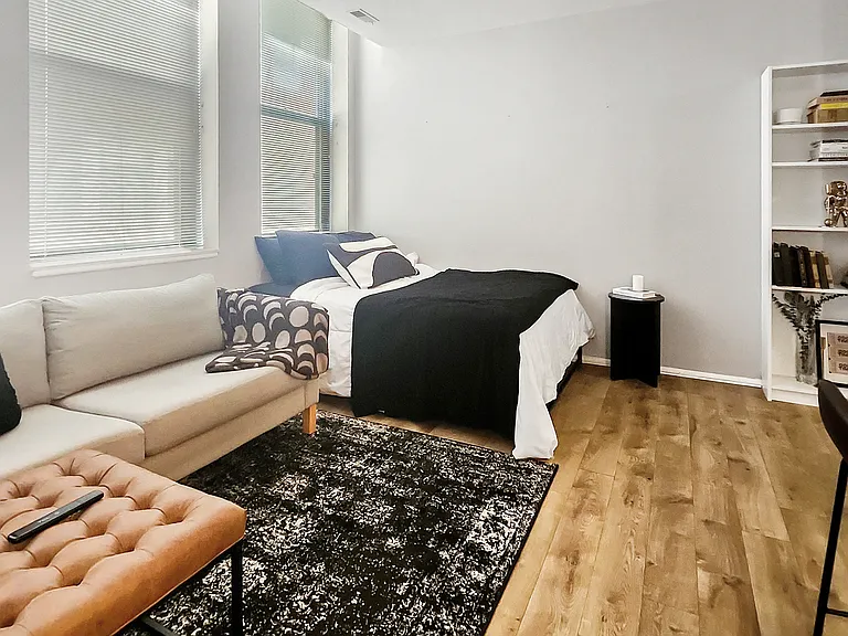 640 S Federal St #404 — Photo 1