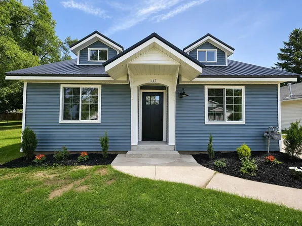 117 Oliver Dr, Houghton Lake, MI 48629