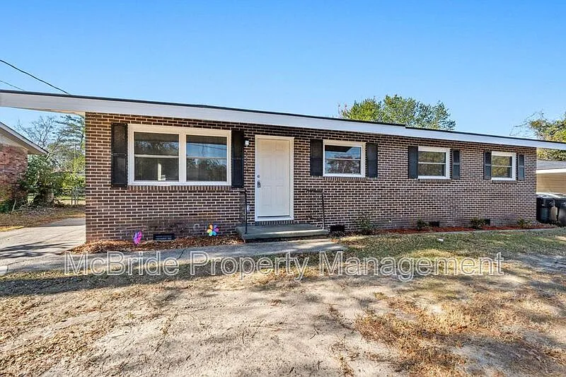 3 bed, 2.0 bath, 1269 sqft, $1,450 — Photo 2
