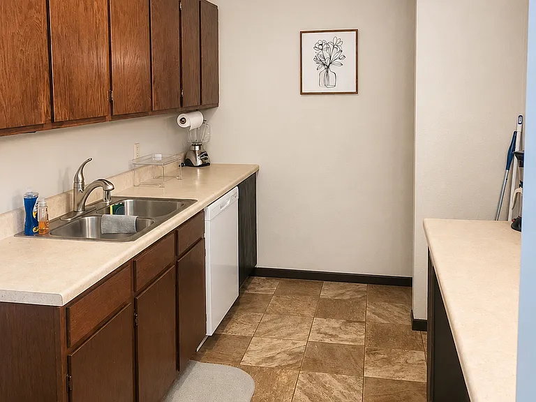 812 Hills Ave #N209 — Photo 5