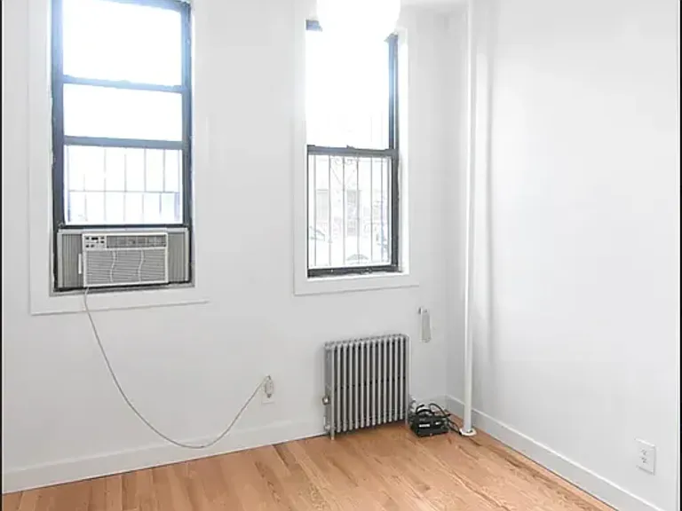 955 Grand St #1L — Photo 6