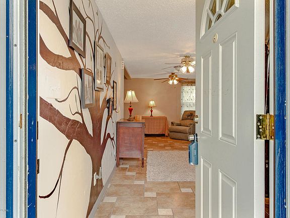3rd image of 551 W 66th St