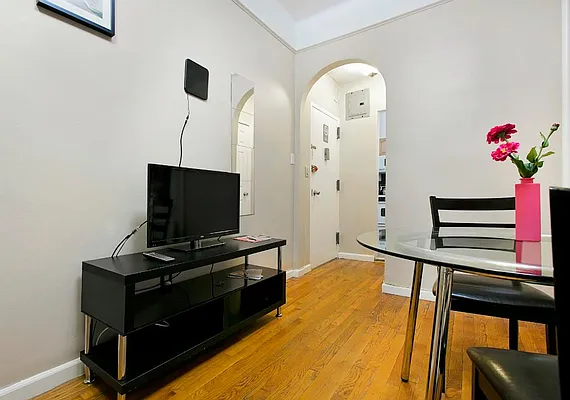 Rented by Charles Coutinho LLC | media 4