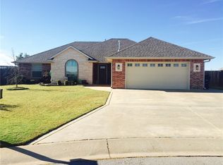 2306 Crooked Oak Ct, Shawnee, OK 74804