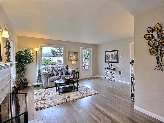 3rd image of 518 11th St NW
