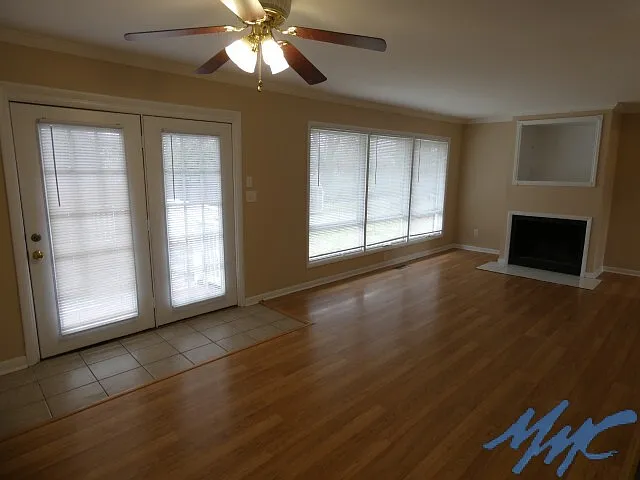 822 Kirkwood Ave — Photo 2