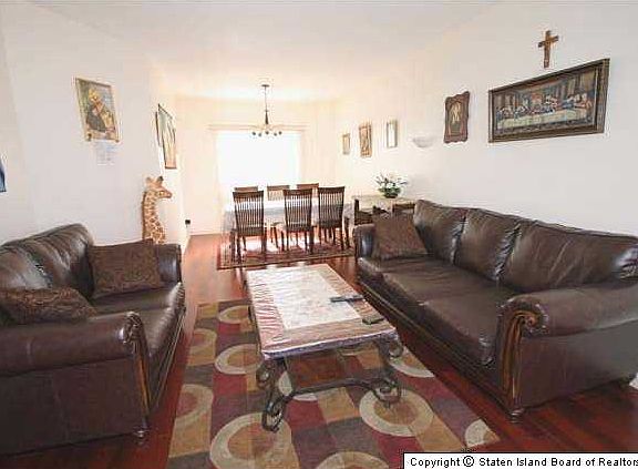 2nd image of 202 Gurley Ave