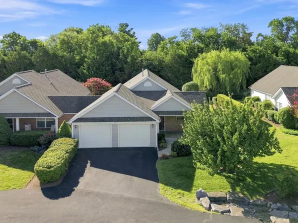 111 Tanglewood Ln, Winchester, VA 22602