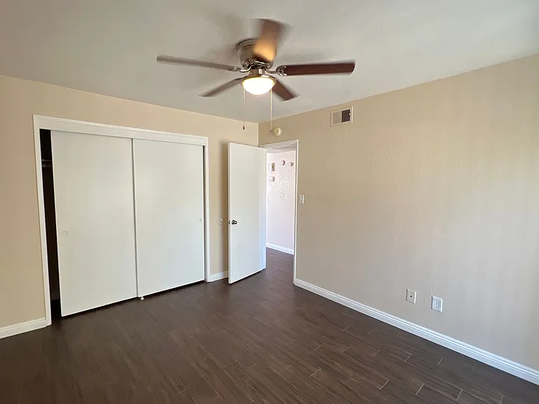 6811 Klamath Way — Photo 38