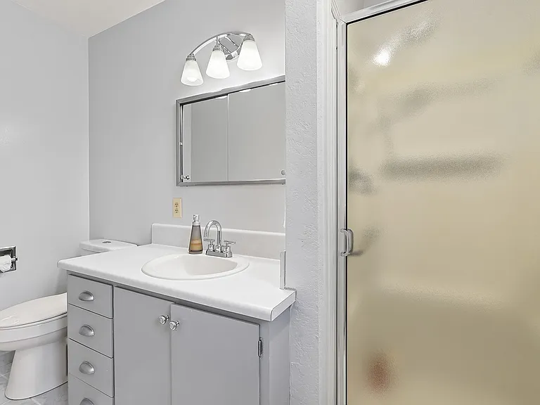 7001 W Northview St — Photo 10
