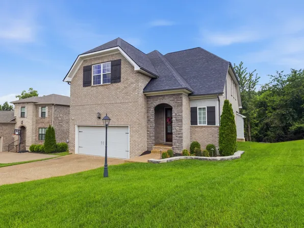 125 Ervin St, Hendersonville, TN 37075