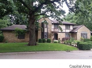 521 Vanderbilt Dr, Sherman, IL 62684