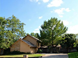 403 Quail Crest Dr, Bedford, TX 76021