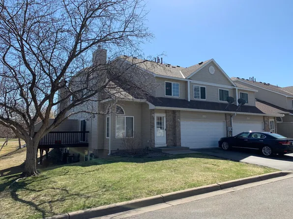 1219 Pecks Woods Dr, New Brighton, MN 55112