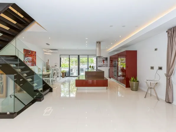 96 Columbia Terrace image 5 of 40