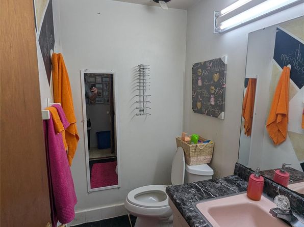 charlotte-north-carolina-456976980 picture