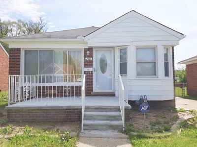 7290 Heyden St, Detroit, MI, 48228