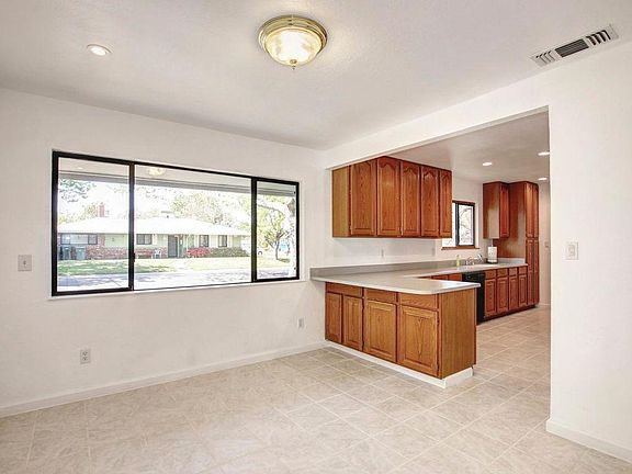 5th image of 1340 Rushden Dr