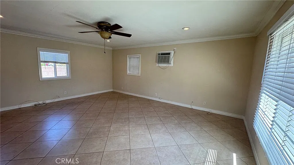 1 bed, 735 sqft, $2,050 — Photo 2