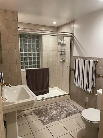 736 Faxon Ave — Photo 1