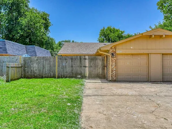 1214 Rebecca Ln, Norman, OK 73072