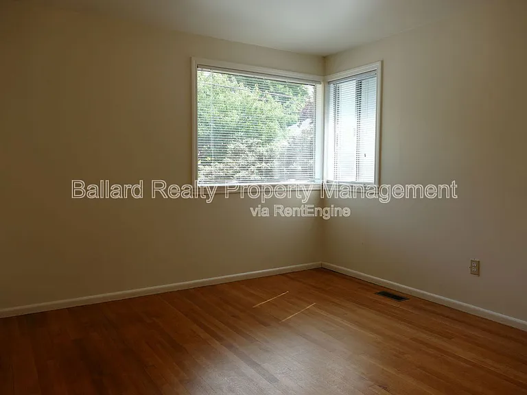 6527 25th Ave NW — Photo 7