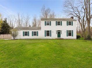 922 Lake Rd, Ontario, NY 14519