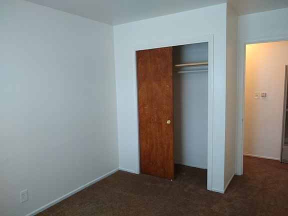4th image of 1145 Davis St APT 1