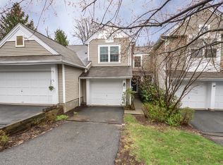 99 Woodmont Dr, Randolph, NJ 07869