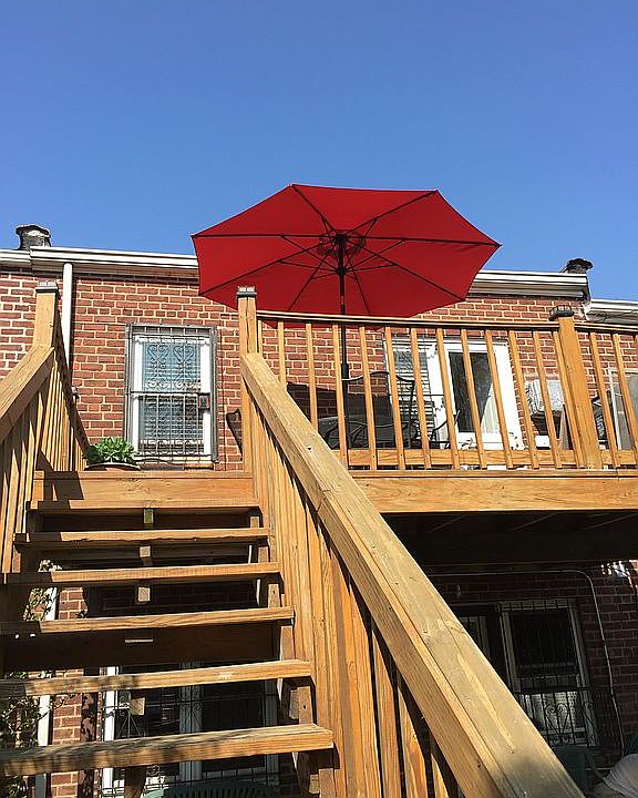deck (back yard )