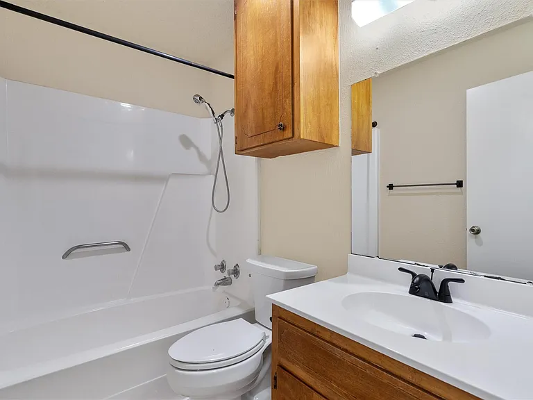 2805 Davis St #A — Photo 8