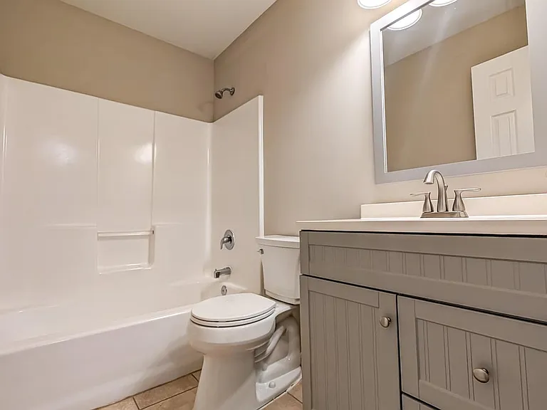 21530 Warwick Ct — Photo 36