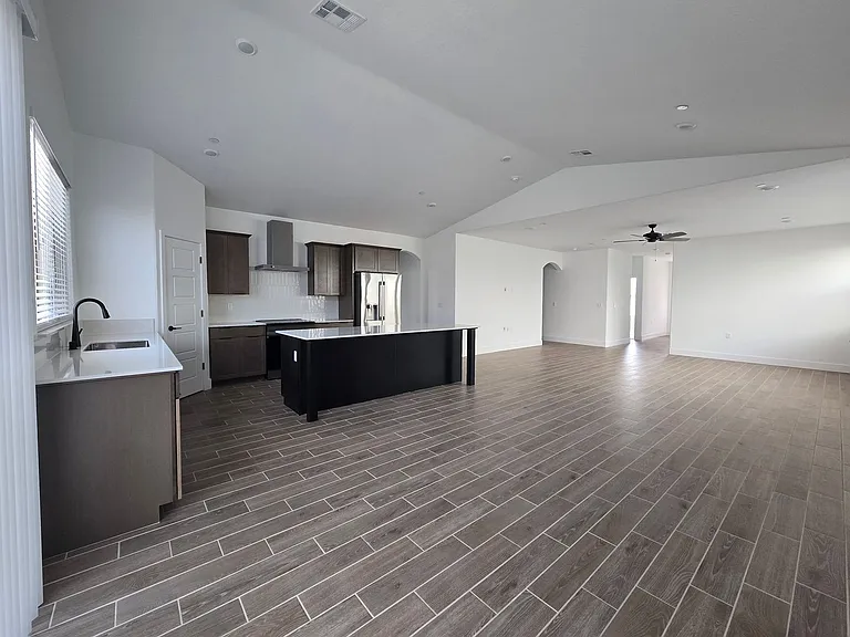 1455 N Frontier St — Photo 5