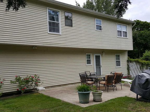 2nd image of 103 Wicklow Ct
