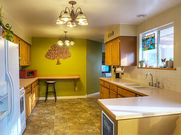 Spacious Kitchen