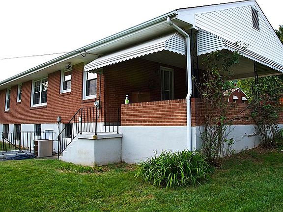 3rd image of 1526 Narcissus St