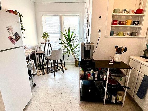 4th image of 4536 N Wolcott Ave APT 3B