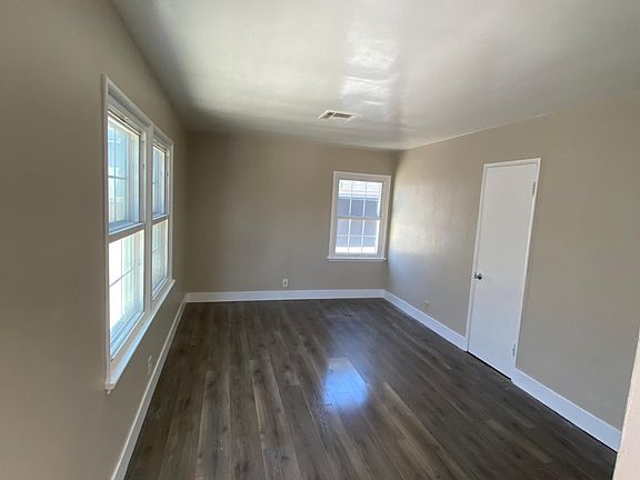 3rd image of 10908 S Grevillea Ave #1/2