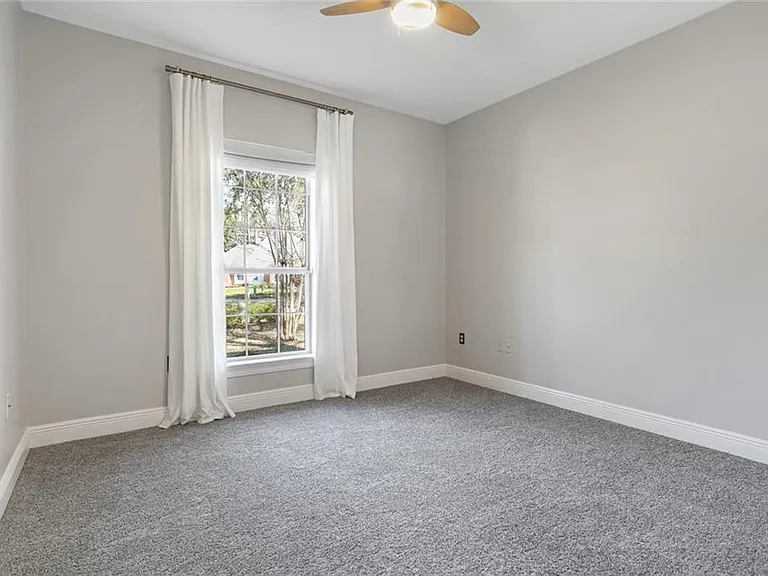 7033 Wynntree Dr — Photo 16