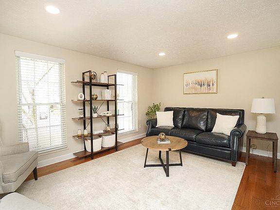 5th image of 8710 Meadow Dr