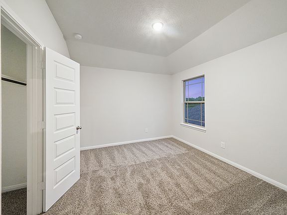 5th image of 1175 Bluebonnet Dr