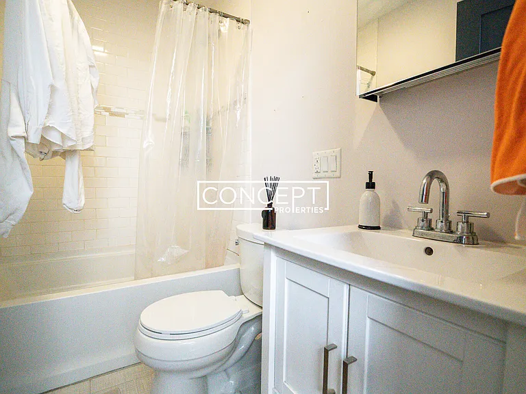 11 Highland Park Ave #Penthouse 2 — Photo 24
