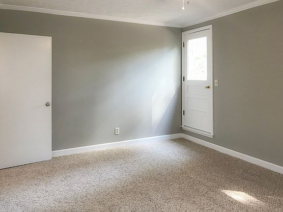 4th image of 24 Villagewood Dr