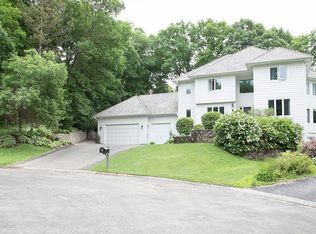 8205 W 93rd Street Cir, Bloomington, MN 55438