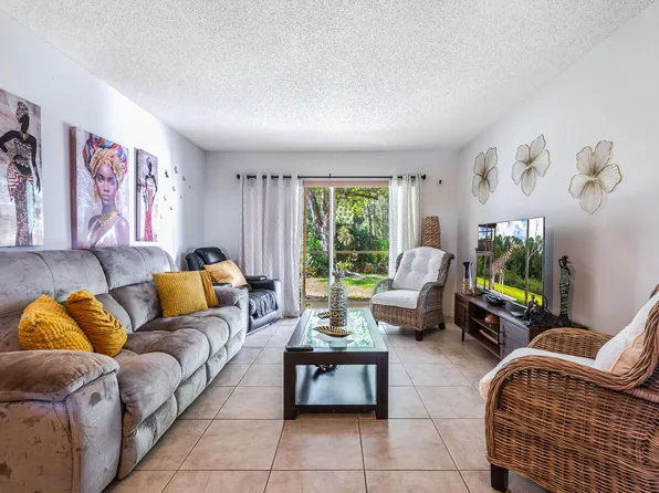 150 Lake Meryl Drive #143, West Palm Beach, FL 33411