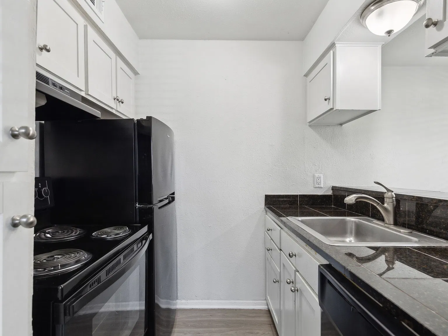 1 bed, 525 sqft, $1,050 — Photo 2